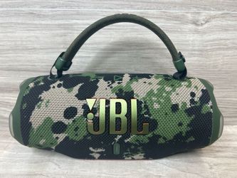 JBL - CHARGE 6 Waterproof Portable Speaker Bundle with gSport Carbon Fiber Case (PO1026414)