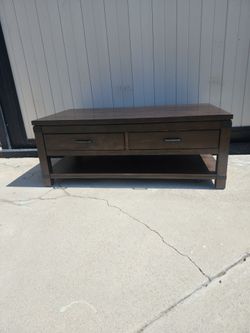 Real wood coffee table good Condition