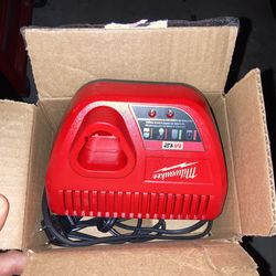 Milwaukee M12 Battery Charger