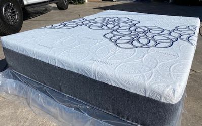 Full Bamboo Cool Gel Memory Foam!!