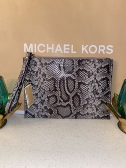 Michael Kors authentic travels bag