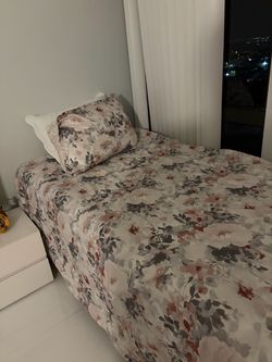2 twin beds