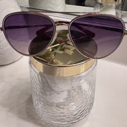 Kenneth Cole Sunnies 