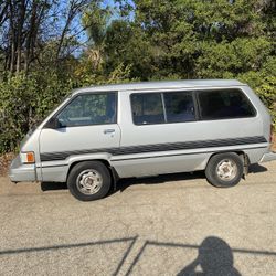 1985 toyota Van LE