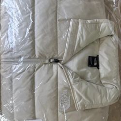 The North Face Women’s Vintage White Down Hybrid Jacket 