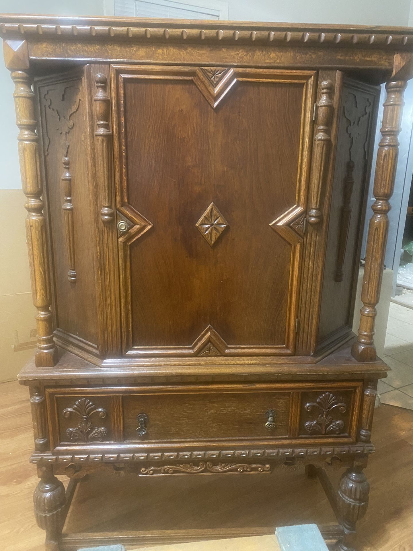 Antique 1920s Jacobean Revival Cabinet Hutch Storage China Cabinet