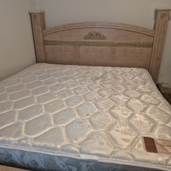 *MOVING SALE* King Size Bedroom Set