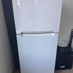 Whirlpool Refrigerator 11 cu. ft