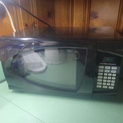 nice brand name  microwave $35