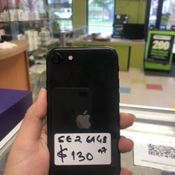 Apple iPhone SE 2 , 64gb , Unlocked , Store Warranty 