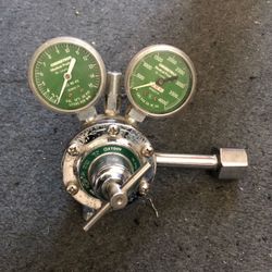 Oxygen regulator