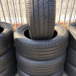 SET OF FOUR USED TIRES (BRIDGESTONE /275/55/20)