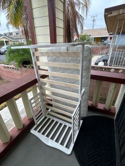 Toddler bed