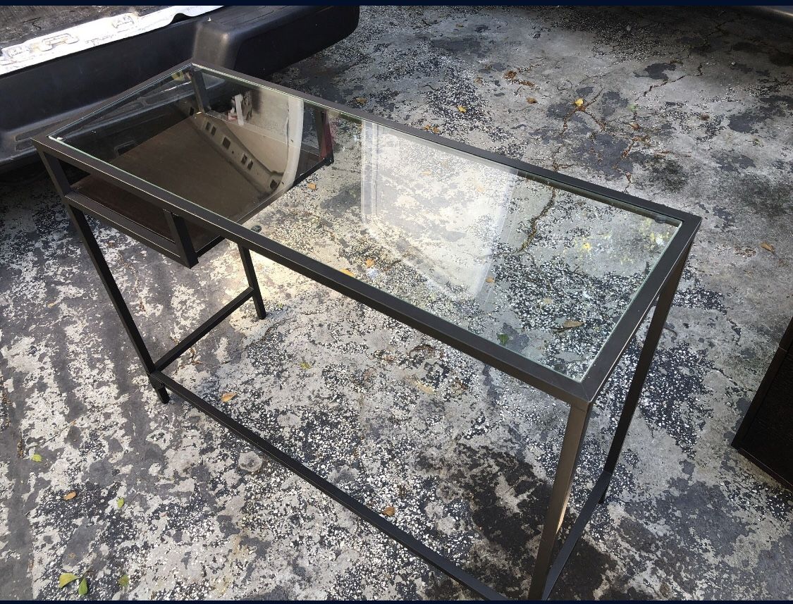 IKEA VITTSJO LAPTOP TABLE