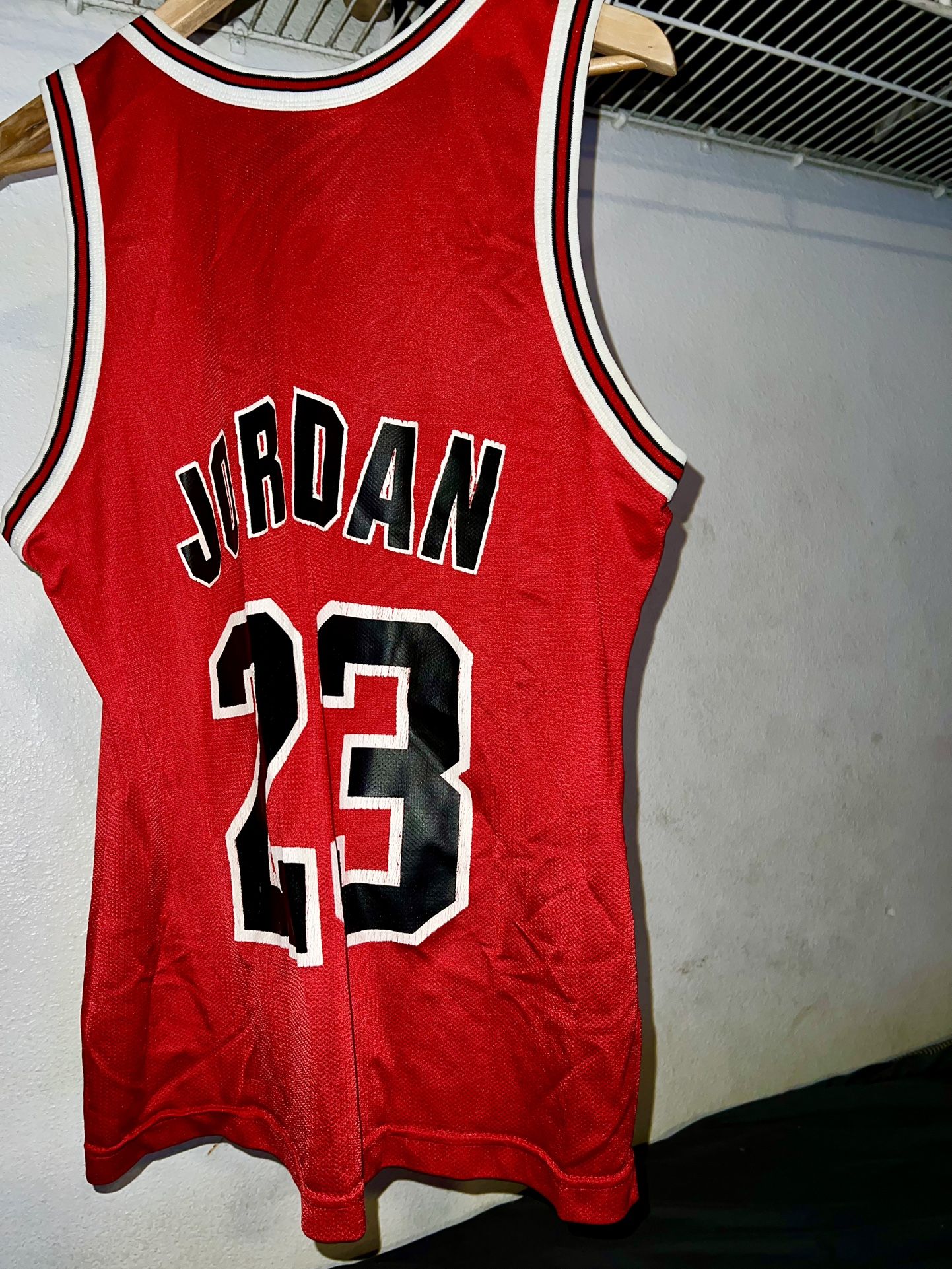 BULLS JORDAN Jersey (40/M)