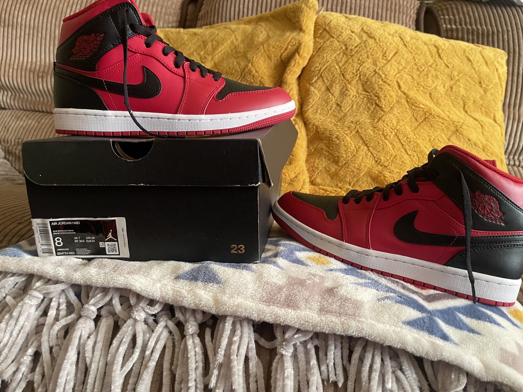 8 air jordan1 mid (authentic