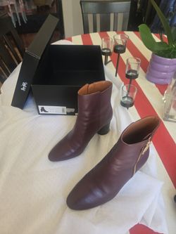 Coach Women’s Burgundy Leather Ankle Boots – Size 5.5 – Excellent Condition