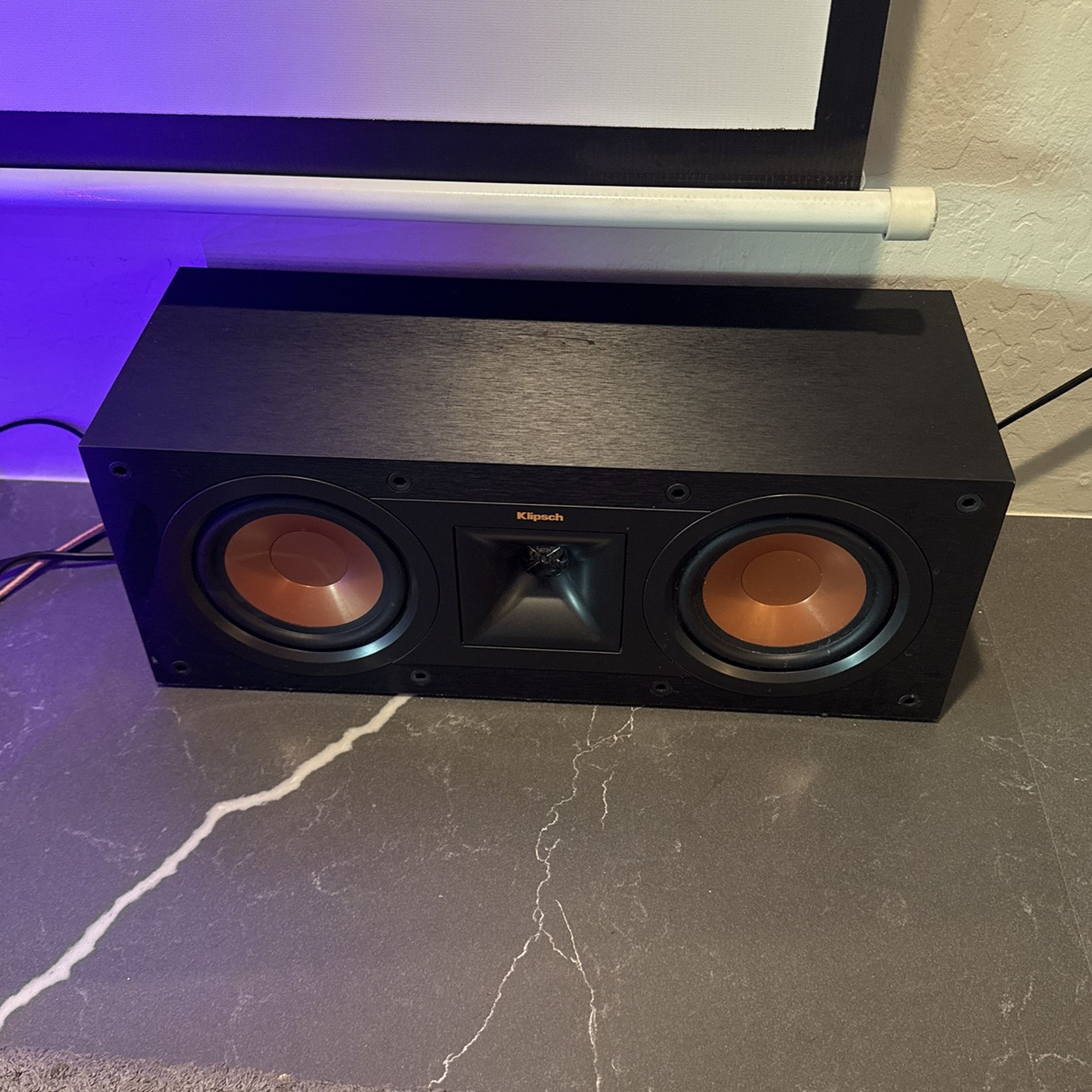 Klipsch R-25C Speakers. (Set of 2)