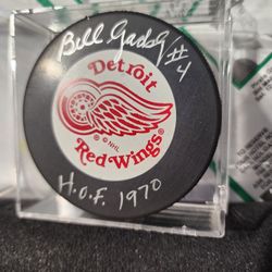 Autographed BILL GADSBY HOF 70 Detroit Red Wings Hockey Puck  w / COA, CASE & SHOW SCHEDULE 
