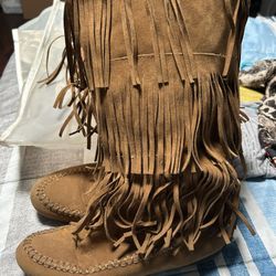 Size 8W Fringe Boots