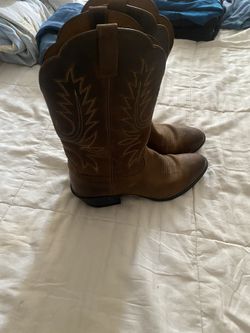 Women’s Ariat 8B