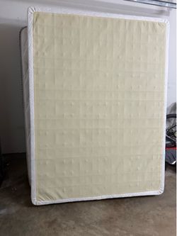 QUEEN SIZE BOX SPRING MATTRESS