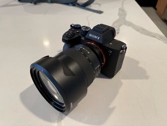 Sony A7 IV + 24-105 F4 G OSS | Under 6K Actuations | Like New