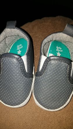 Baby boy oshkosh shoes size 1
