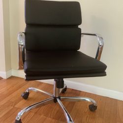 Office Chair - Like New 