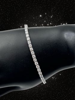 14k White gold tennis bracelet with lab diamonds 💎