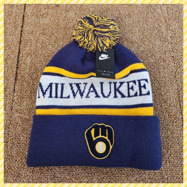 MILWAUKEE BREWERS MLB BASEBALL ⚾️ BEANIE HAT.