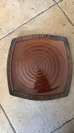 Brown square plate