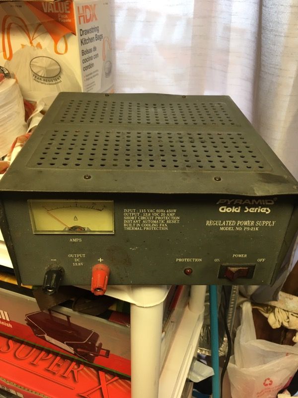PYRAMID Gold Series 20 amp power supply