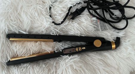 BaBylissPRO Nano Titanium MODEL BNTBG4091TUX  Flat Iron 1 1/4