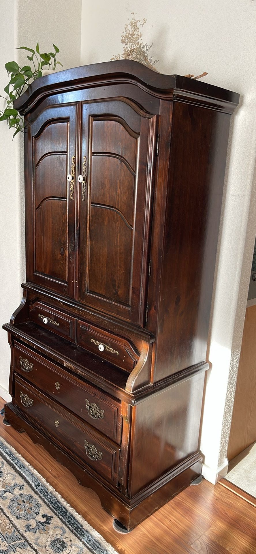 Armoire All Wood.