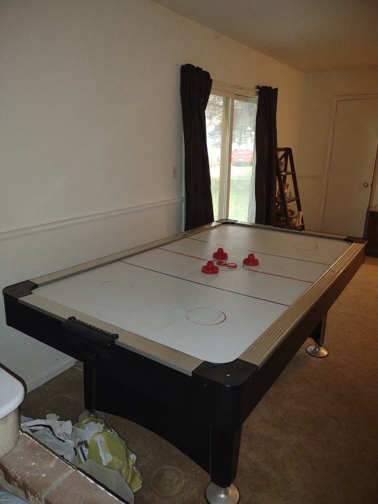 Air Hockey Table