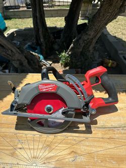 Milwaukee circular saw