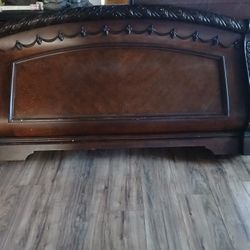 BEAUTIFUL Queen Size Headboard