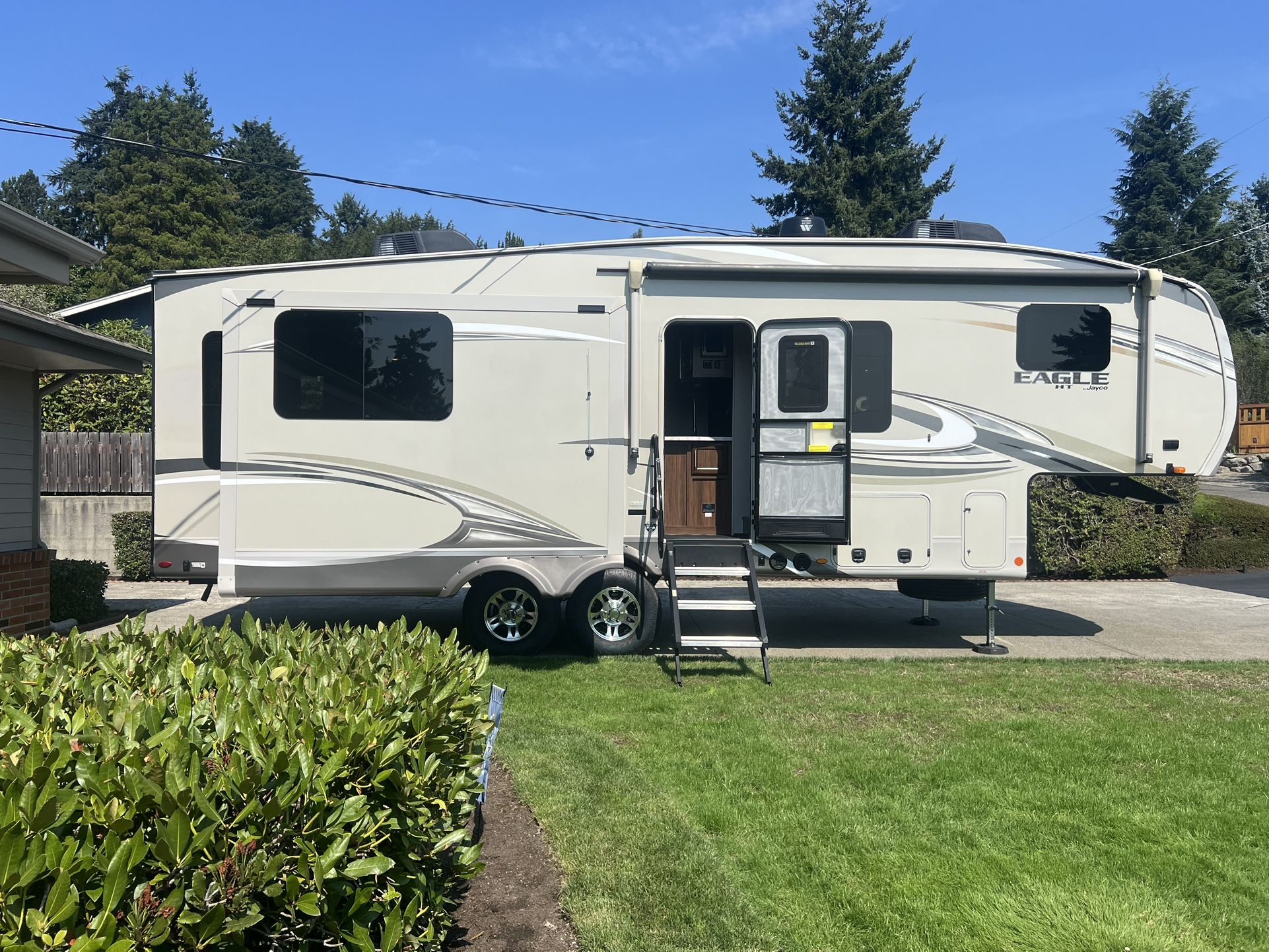 ** 2020 Jayco Eagle HT  RLTS  5th  wheel**