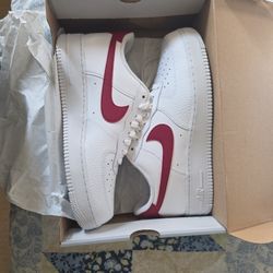 AIR FORCE 1 WHITE TEAM RED 11M