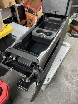 2023 Ram 3500 Laramie OEM Center Console – Excellent Condition