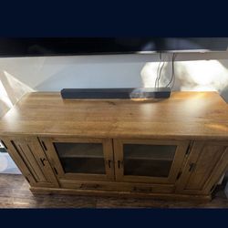 Entertainment center