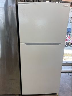 Scratch and dent fridge