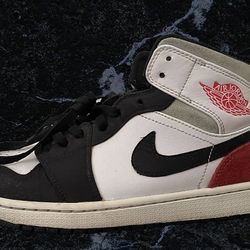 Jordan 1 Mid