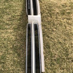 1969 Pontiac Bonneville Grill