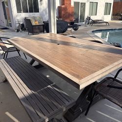 Outdoor table and chairs