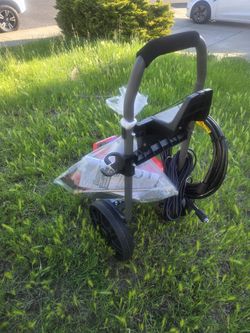 Pressure Washer 2,300 Psi. 1.2 GpM.   New!!!         Hablo Español.    Nueva!!!