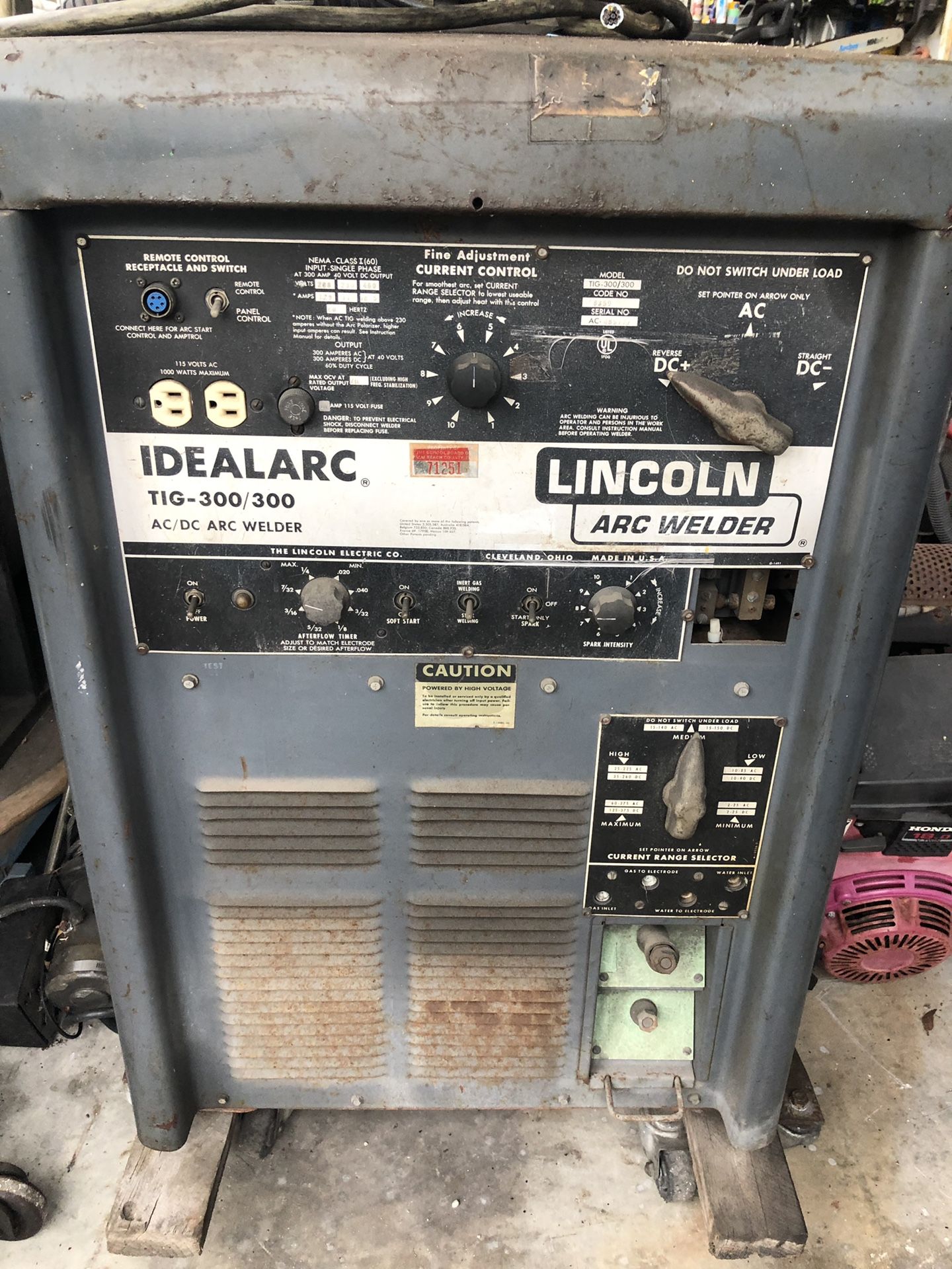 LINCOLN IDEALARC TIG 300 WELDER for Sale in FL, US OfferUp