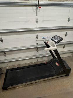 Life Fitness Treadmill