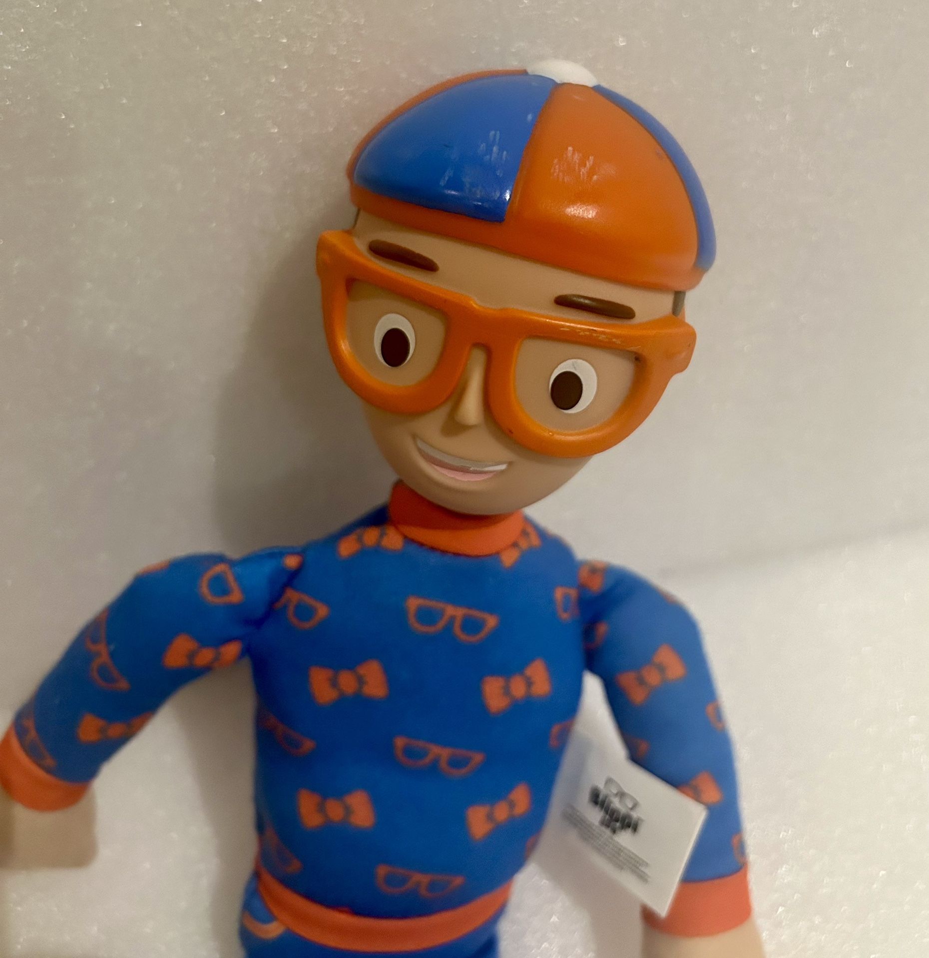 Blippi - 16 inch Nighttime Feature Plush 